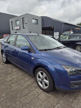 Ford Focus 2 Hatchback 1.8 16V Flexifuel (Q7DA) [92kW] 5-BAK picture 3
