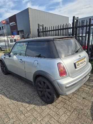 Mini One Cooper (R50) Hatchback 1.6 16V Cooper (W10-B16A) [85kW] 5-BAK picture 5
