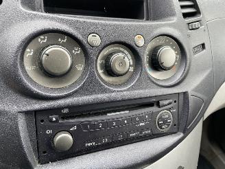 Mitsubishi Grandis (NA) MPV 2.4 16V MIVEC (4G69) picture 8