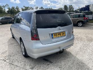 Mitsubishi Grandis (NA) MPV 2.4 16V MIVEC (4G69) picture 4