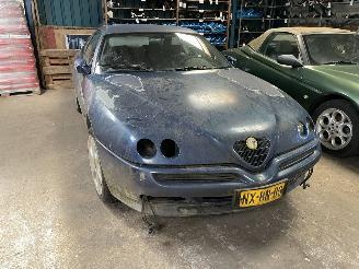 Alfa Romeo GTV (916) Coupé 2.0 16V Twin Spark (AR16.201) [110kW] picture 2