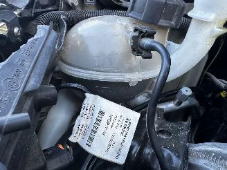 Peugeot 208 1.2 THP 110 signature picture 18