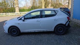 Seat Ibiza Ibiza IV (6J5) Hatchback 5-drs 1.0 EcoTSI 12V (CHZB) [70kW]  (05-2015/=
06-2017) picture 4