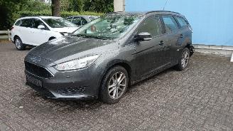 Ford Focus Focus 3 Wagon Combi 1.0 Ti-VCT EcoBoost 12V 100 (M2DC) [74kW]  (02-201=
2/05-2018) picture 9