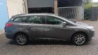 Ford Focus Focus 3 Wagon Combi 1.0 Ti-VCT EcoBoost 12V 100 (M2DC) [74kW]  (02-201=
2/05-2018) picture 12