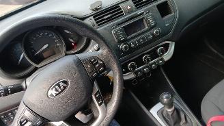 Kia Rio Rio III (UB) Hatchback 1.2 CVVT 16V (G4LA5) [63kW]  (09-2011/12-2017) picture 8