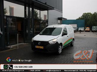 skadebil bedrijf Dacia Dokker 1.5 dCi 75 Ambiance airco navi marge ( btw vrij ) 2017/2