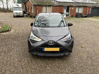 uszkodzony samochody osobowe Toyota Aygo AIRCO 2021/11