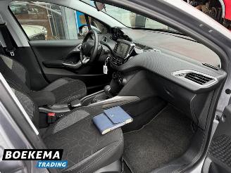 Peugeot 2008 1.2 PureTech Automaat Navigatie Cruise NAP! picture 20