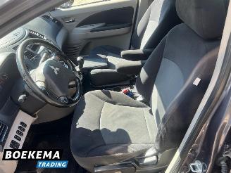 Mitsubishi Grandis 2.4-16V InSport 7-Peroons Climate Cruise LPG picture 12