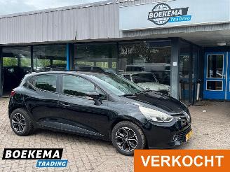 krockskadad bil auto Renault Clio 1.2 Authentique Navigatie Climate Cruise 2013/8