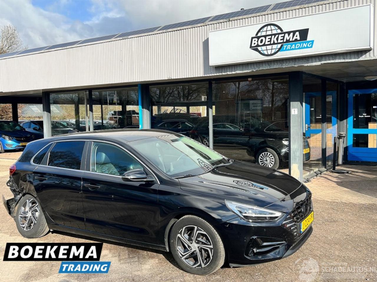 Hyundai I-30 1.5 T-GDi MHEV Stoel/Stuur Verwarming + Ventilatie Navigatie Camera