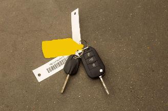 Peugeot 308 SW 1.2 Pano 96KW PureTech Blue Lease picture 25