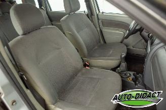 Dacia Logan 1.6-16V Lauréate 7p. picture 12