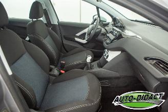 Peugeot 208 1.2 PureTech 90.243 km picture 23