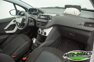 Peugeot 208 1.2 78.525 km picture 17