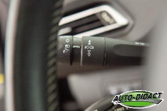 Peugeot 308 1.2 PureTech Navi Clima Pano Blue Lease Premium picture 19