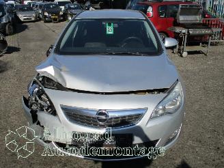 Opel Astra Astra J (PC6/PD6/PE6/PF6) Hatchback 5-drs 1.4 Turbo 16V (A14NET(Euro 5=
)) [88kW]  (10-2010/10-2015) picture 5