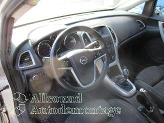 Opel Astra Astra J (PC6/PD6/PE6/PF6) Hatchback 5-drs 1.4 Turbo 16V (A14NET(Euro 5=
)) [88kW]  (10-2010/10-2015) picture 9