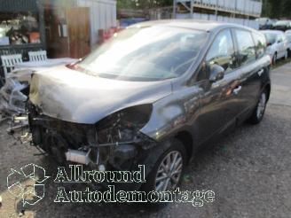 Vrakbiler auto Renault Scenic Grand Scénic III (JZ) MPV 1.4 16V TCe 130 (H4J-700(H4J-A7)) [96kW]  =
(02-2009/12-2016) 2010
