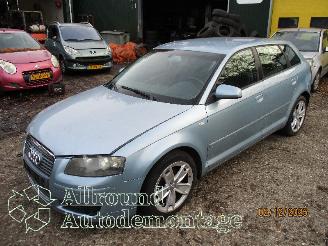 Vrakbiler auto Audi A3 A3 Sportback (8PA) Hatchback 5-drs 1.6 FSI 16V (BLP) [85kW]  (09-2004/=
09-2007) 2005