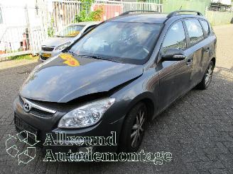 Vrakbiler auto Hyundai I-30 i30 Crosswagon (WWH) Combi 1.6 CVVT 16V (G4FC-G) [93kW]  (02-2008/06-2=
012) 2009