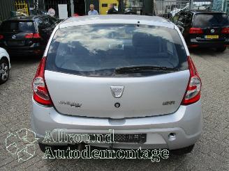 Dacia Sandero Sandero I (BS) Hatchback 1.6 (K7M-710) [64kW]  (06-2008/12-2012) picture 6