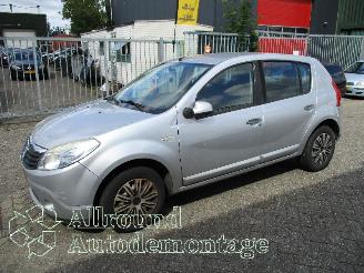 Dacia Sandero Sandero I (BS) Hatchback 1.6 (K7M-710) [64kW]  (06-2008/12-2012) picture 8