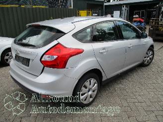 Ford Focus Focus 3 Hatchback 1.6 Ti-VCT 16V 105 (IQDB(Euro 5)) [77kW]  (07-2010/0=
5-2018) picture 3