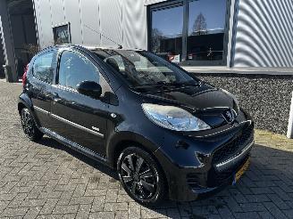 škoda osobní automobily Peugeot 107 1.0-12V Millesim 200 2010/10