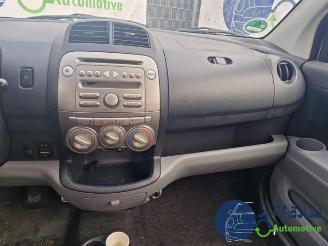 Daihatsu Sirion Sirion 2 (M3), Hatchback, 2005 1.0 12V DVVT picture 17