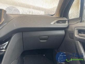 Peugeot 208 208 I (CA/CC/CK/CL), Hatchback, 2012 / 2019 1.2 12V e-THP PureTech 110 picture 24