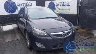 Uttjänta bilar auto Opel Astra Astra J (PC6/PD6/PE6/PF6), Hatchback 5-drs, 2009 / 2015 1.7 CDTi 16V EcoFLEX 130 2012/7