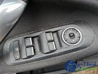 Ford Mondeo Mondeo IV, Hatchback, 2007 / 2015 1.6 Ti 16V picture 29