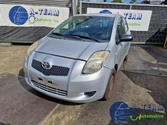 Coche siniestrado Toyota Yaris Yaris II (P9), Hatchback, 2005 / 2014 1.3 16V VVT-i 2008/6