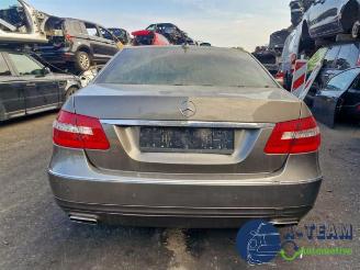 Vrakbiler auto Mercedes E-klasse E (W212), Sedan, 2009 / 2016 E-550 5.5 V8 32V 4-Matic 2010/12