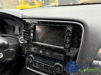 Mitsubishi Outlander Outlander (GF/GG), SUV, 2012 / 2022 2.0 16V PHEV 4x4 picture 24