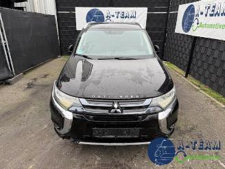 Mitsubishi Outlander Outlander (GF/GG), SUV, 2012 / 2022 2.0 16V PHEV 4x4 picture 2