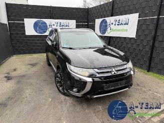 Vrakbiler auto Mitsubishi Outlander Outlander (GF/GG), SUV, 2012 / 2022 2.0 16V PHEV 4x4 2015/10