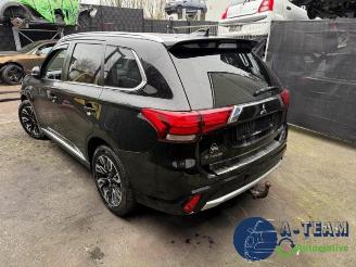Mitsubishi Outlander Outlander (GF/GG), SUV, 2012 / 2022 2.0 16V PHEV 4x4 picture 6