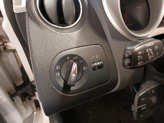 Seat Ibiza Ibiza IV (6J5) Hatchback 5-drs 1.2 TDI Ecomotive (CFWA) [55kW]  (06-20=
10/03-2012) picture 18