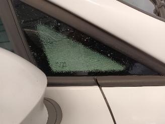 Seat Ibiza Ibiza IV (6J5) Hatchback 5-drs 1.2 TDI Ecomotive (CFWA) [55kW]  (06-20=
10/03-2012) picture 11