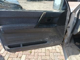 Mitsubishi Pajero Pajero/Shogun Canvas Top (V6/7) Terreinwagen 3.2 DI-D 16V (4M41) [118k=
W]  (10-2001/12-2006) picture 5