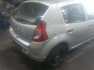 Dacia Sandero Sandero Hatchback 1.2 16V (D4F-732) [55kW]  (11-2008/...) picture 3