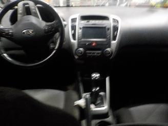 Kia Cee d Cee'd Sporty Wagon (EDF) Combi 1.6 CVVT 16V (G4FC) [92kW]  (06-2009/12=
-2012) picture 5