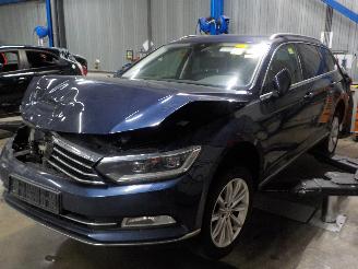 Autoverwertung Volkswagen Passat Passat Variant (3G5) Combi 2.0 TDI 16V 190 (DFCA) [140kW]  (11-2014/..=
=2E) 2015/10