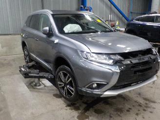 Mitsubishi Outlander Outlander (GF/GG) SUV 2.0 16V 4x2 (4J11) [110kW]  (08-2012/...) picture 2