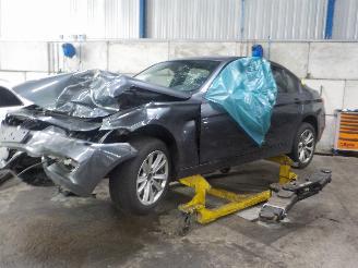 Vrakbiler auto BMW 3-serie 3 serie (F30) Sedan 320i 1.6 16V EfficientDynamicsEdition (N13-B16A) [=
125kW]  (04-2012/06-2016) 2013/10