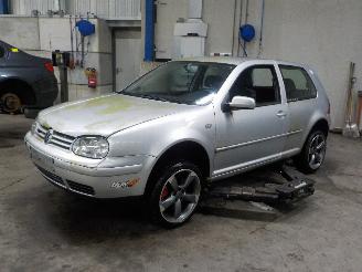 Démontage voiture Volkswagen Golf Golf IV (1J1) Hatchback 2.3 V5 GTI 20V (AQN) [125kW]  (10-2000/06-2005=
) 2002