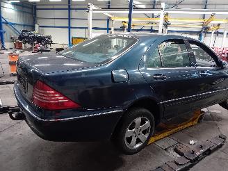 Mercedes S-klasse S (W220) Sedan 3.2 S-320 18V (M112.944) [165kW]  (10-1998/08-2005) picture 3